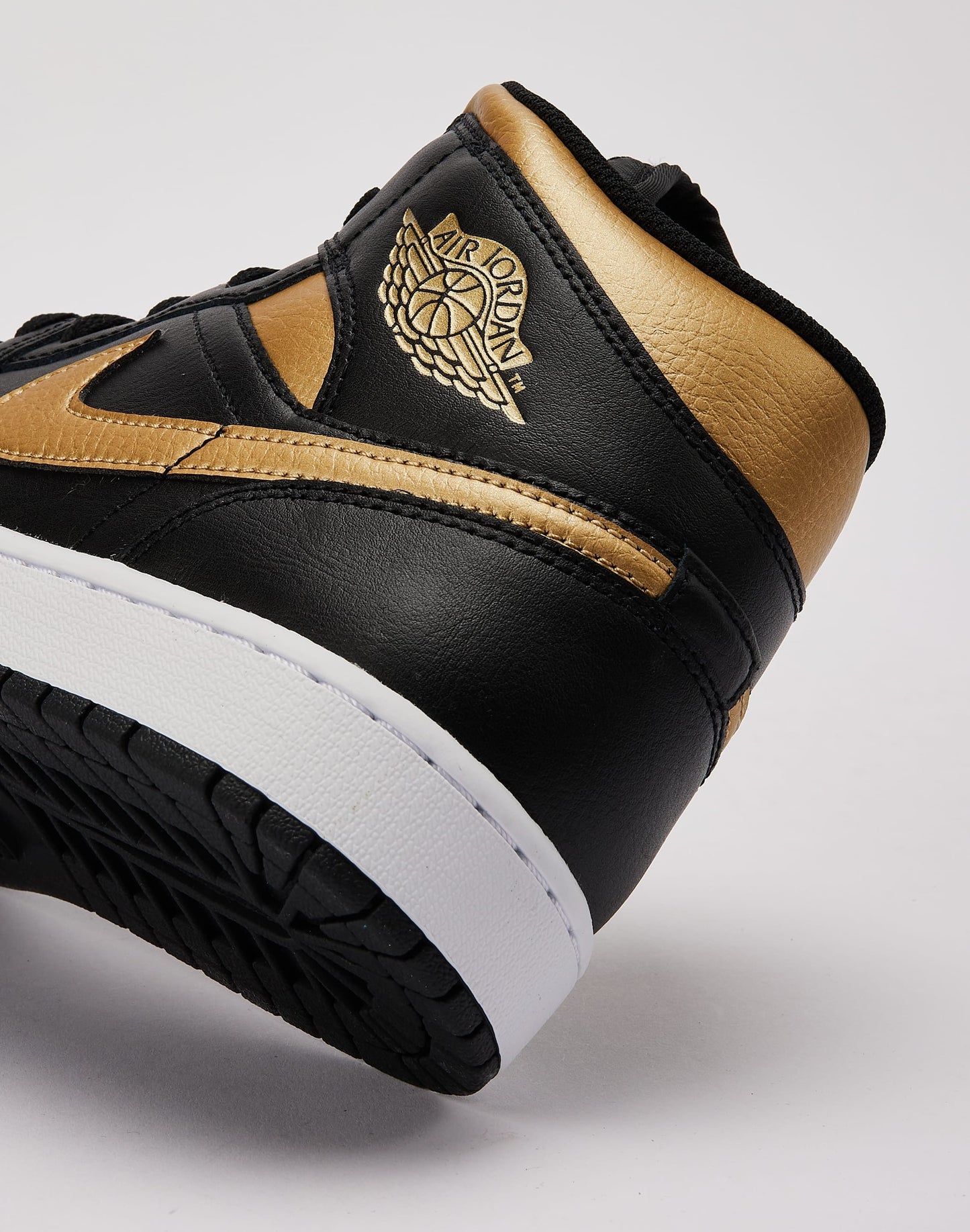 Air  1 Mid